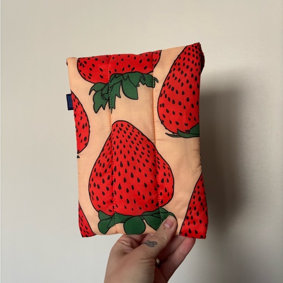 Baggu 8” Puffy Tablet Sleeve - Picture 2 of 3